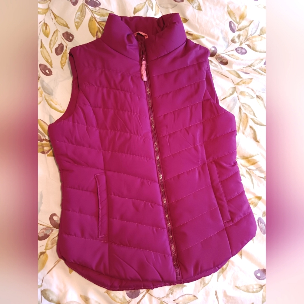 New with Tags Aeropostale Quilted Vest Zipper Fitted